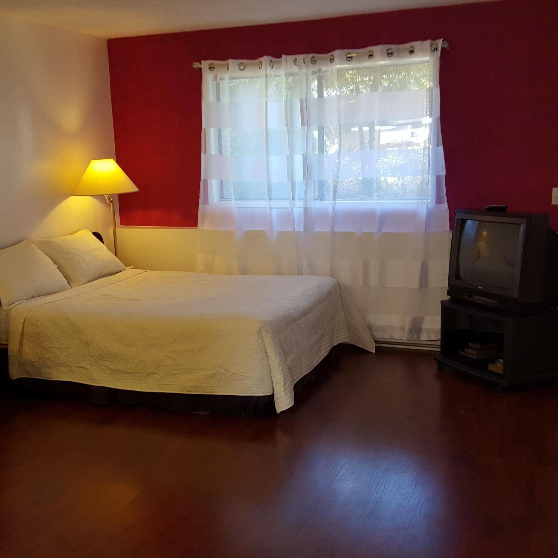 Croft Inn Motel Crofton Экстерьер фото